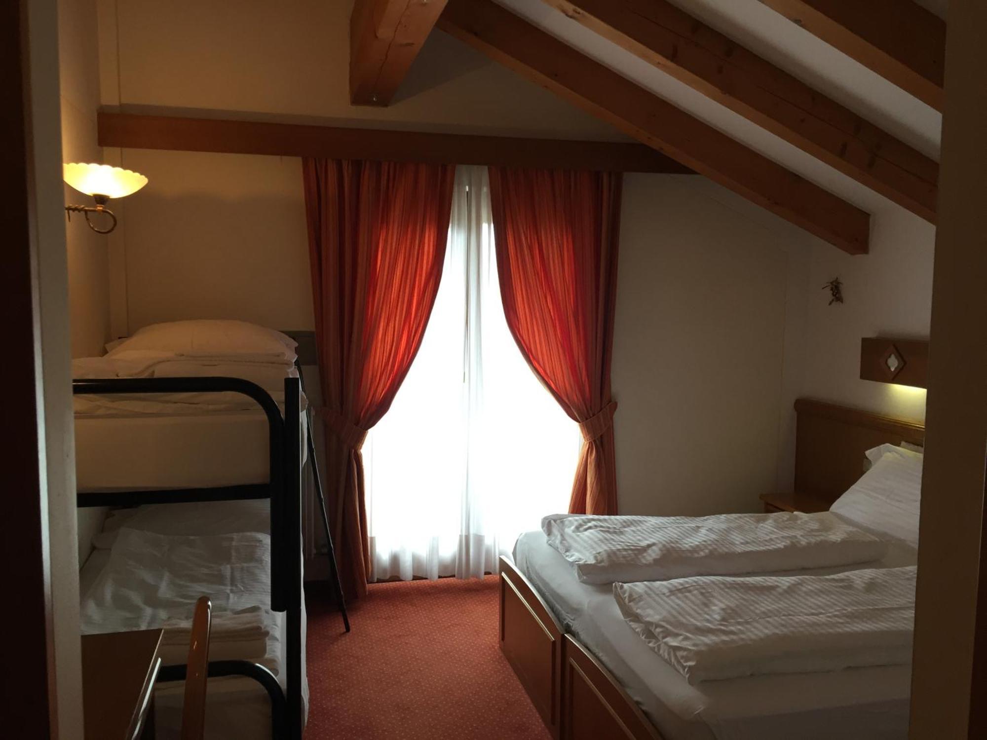 Hotel Collini Пінцоло Екстер'єр фото