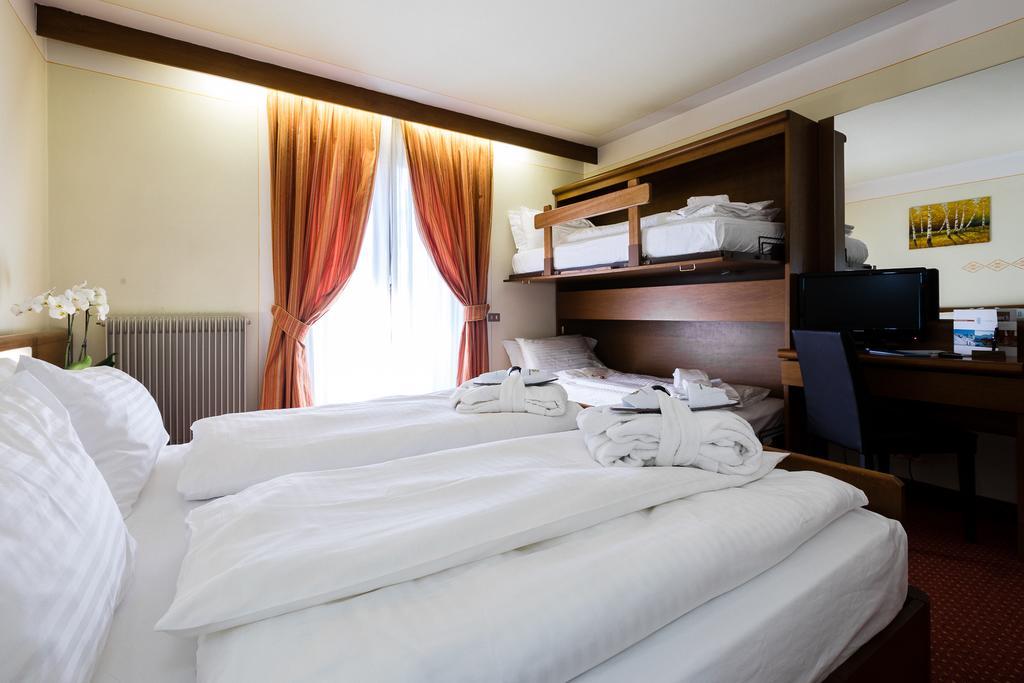 Hotel Collini Пінцоло Екстер'єр фото