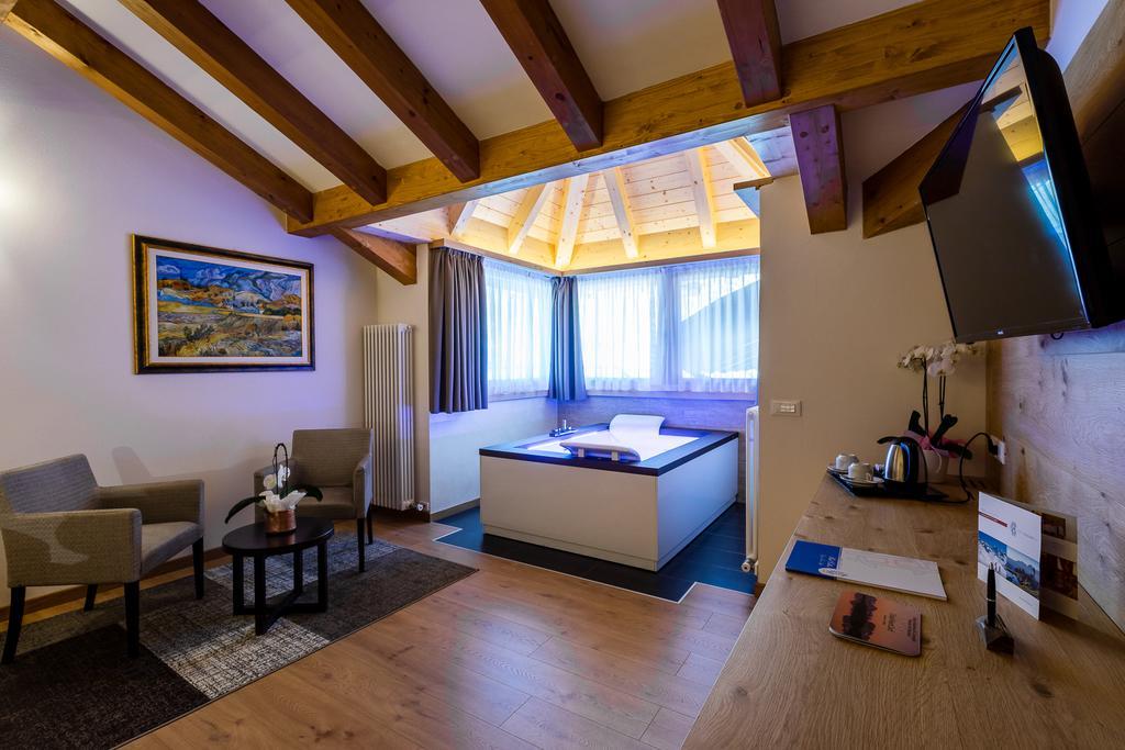 Hotel Collini Пінцоло Екстер'єр фото