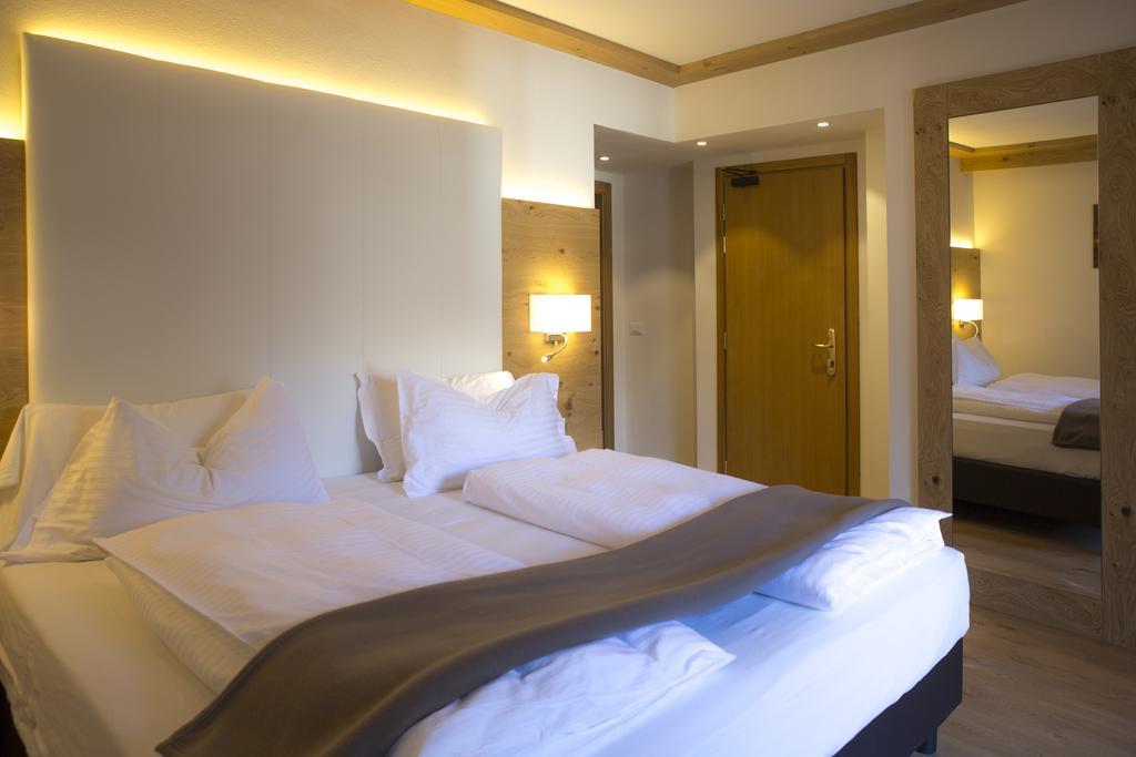 Hotel Collini Пінцоло Екстер'єр фото