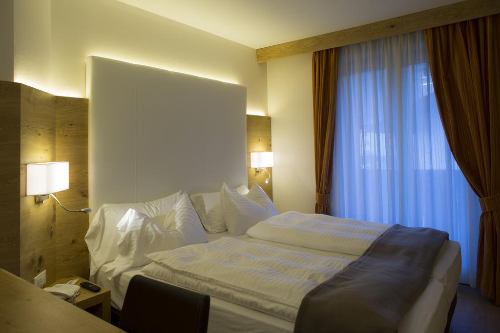 Hotel Collini Пінцоло Екстер'єр фото